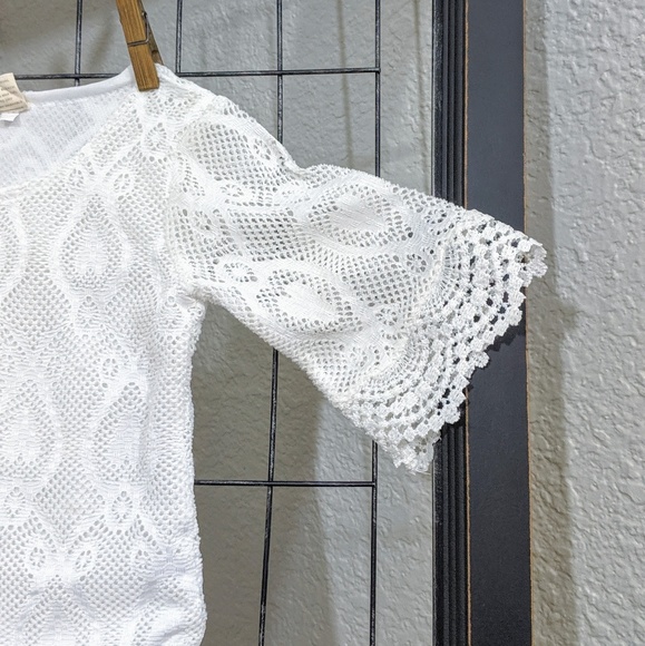 🍁🍁Boho lace Crochet bell sleeve onesie - Picture 3 of 4